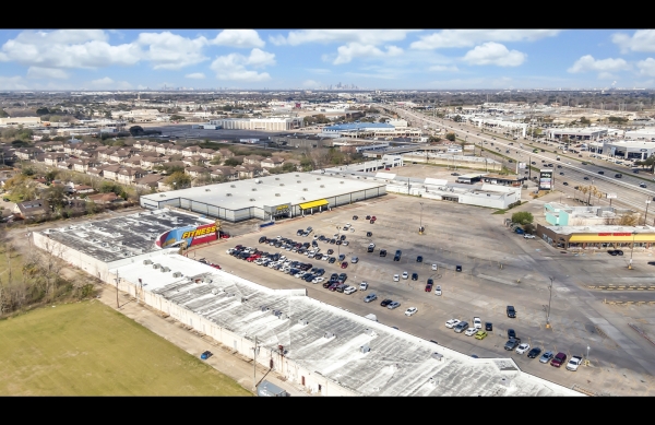 Storage Units at Storage King USA - 101 - Houston, TX - Gulf Freeway - 12336 Gulf Freeway