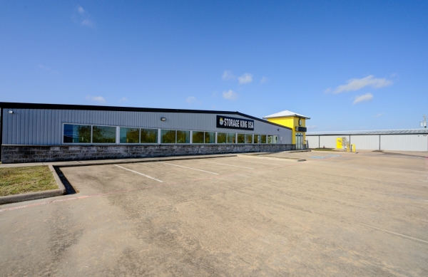 Storage Units at Storage King USA - 110 - League City, TX - State Hwy 3 - 2615 State Highway 3