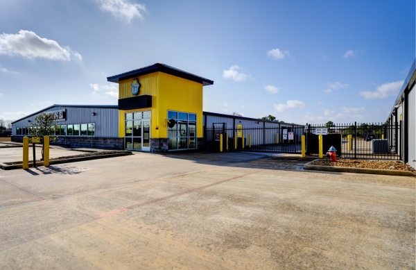 Storage Units at Storage King USA - 110 - League City, TX - State Hwy 3 - 2615 State Highway 3