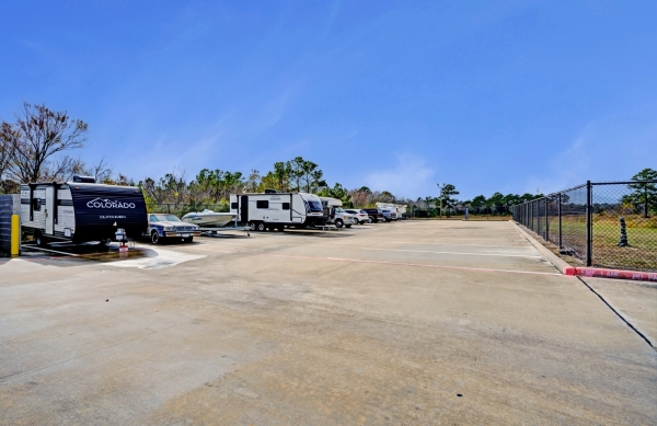 Storage Units at Storage King USA - 110 - League City, TX - State Hwy 3 - 2615 State Highway 3