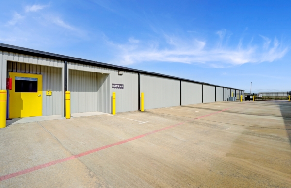 Storage Units at Storage King USA - 110 - League City, TX - State Hwy 3 - 2615 State Highway 3