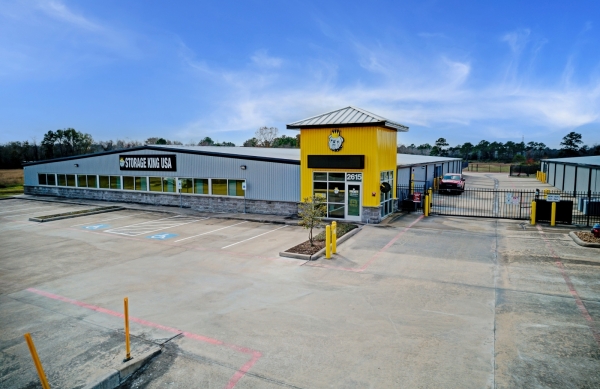 Storage Units at Storage King USA - 110 - League City, TX - State Hwy 3 - 2615 State Highway 3