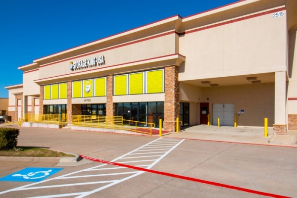 Storage Units at Storage King USA - 127 - Carrollton, TX - Rosemeade Pkwy - 2515 East Rosemeade Parkway