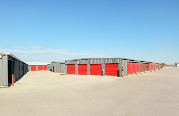 Facility photo: //images.sparefoot.com/medium/24215268c98ae2b81d9.jpg