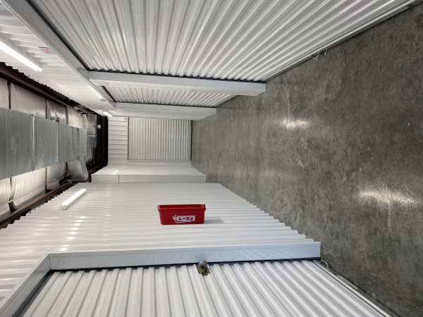 Facility photo: //images.sparefoot.com/medium/24215668c9914fee895.jpg
