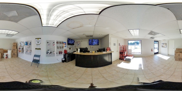 Facility photo: //images.sparefoot.com/medium/24215668c991513d42d.jpg