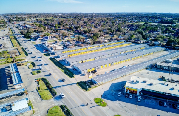 Storage Units at Storage King USA - 150 - Veterans Memorial Dr - 13001 Veterans Memorial Drive
