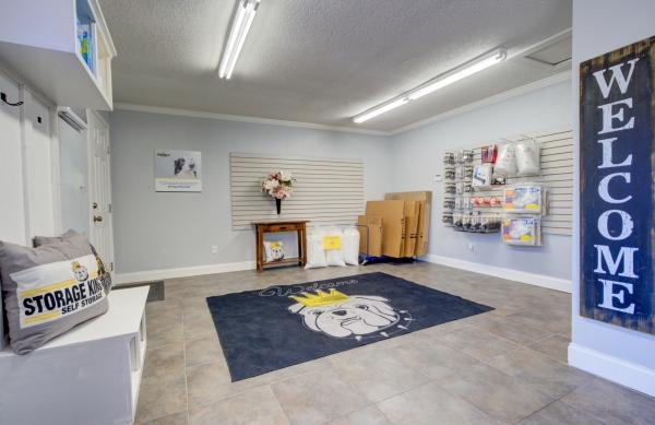 Storage Units at Storage King USA - 150 - Veterans Memorial Dr - 13001 Veterans Memorial Drive