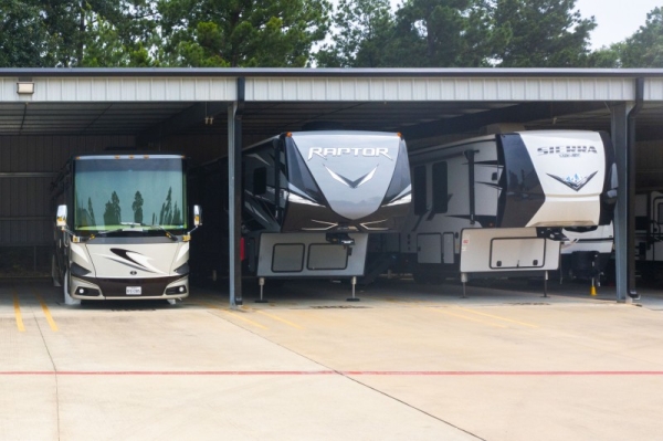 Facility photo: //images.sparefoot.com/medium/24216868cace45274cf.jpg