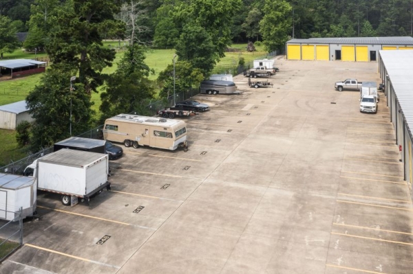 Facility photo: //images.sparefoot.com/medium/24216868cace50f0783.jpg
