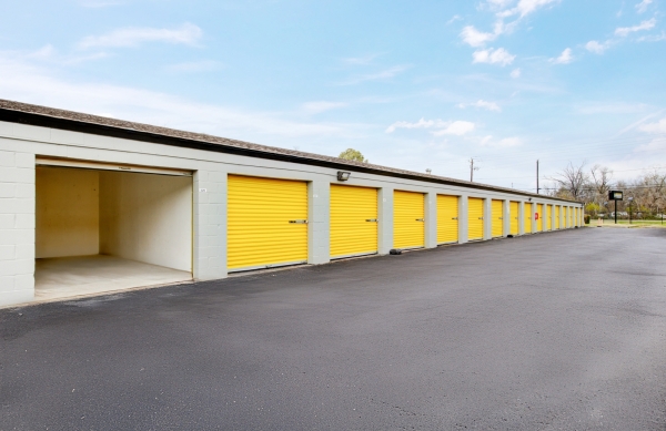 Facility photo: //images.sparefoot.com/medium/24217168cadaab820e3.jpg