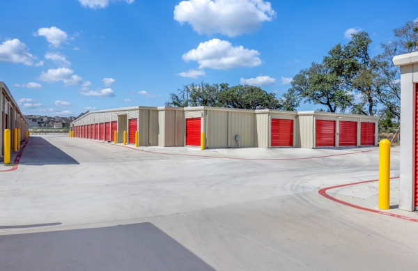 Facility photo: //images.sparefoot.com/medium/24217468caeaf864e67.jpg