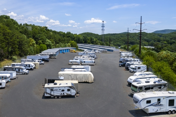 Facility photo: //images.sparefoot.com/medium/24217768cae0bcc35fc.jpg