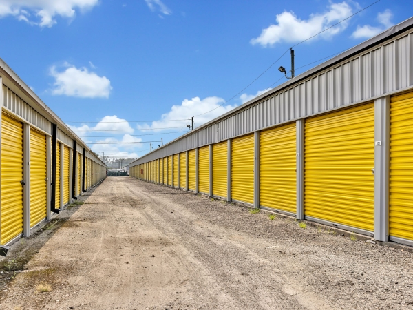 Facility photo: //images.sparefoot.com/medium/24217868cae2dbbd346.jpg