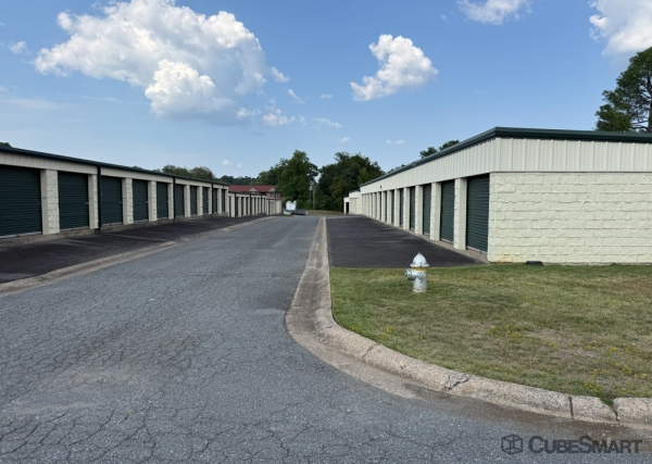 Facility photo: //images.sparefoot.com/medium/24217969fc2eebaf309.jpg