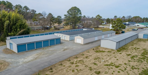 Facility photo: //images.sparefoot.com/medium/24218368cae2398e043.png