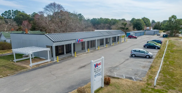 Facility photo: //images.sparefoot.com/medium/24218368caf9cc01c2d.png