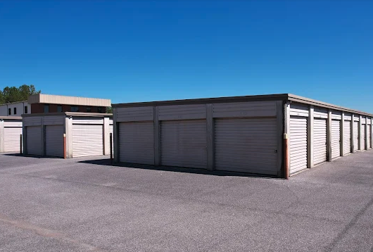 Facility photo: //images.sparefoot.com/medium/24218568cdc163a9eff.png