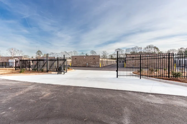 Facility photo: //images.sparefoot.com/medium/24218768dacbe7c376a.jpg