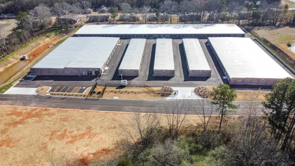 Facility photo: //images.sparefoot.com/medium/24218768dacbe906f89.jpg