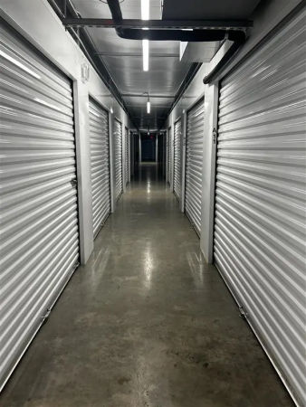 Facility photo: //images.sparefoot.com/medium/24218768dacc0322ca2.jpg