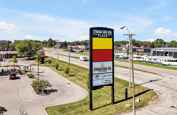 Facility photo: //images.sparefoot.com/medium/24219268cc1b7638528.jpg