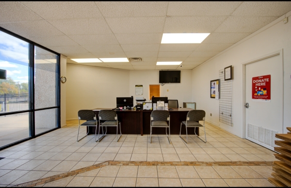 Facility photo: //images.sparefoot.com/medium/24219468cc209cc6763.jpg