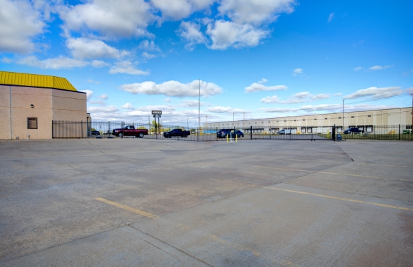 Facility photo: //images.sparefoot.com/medium/24219468cc20ad68e47.jpg