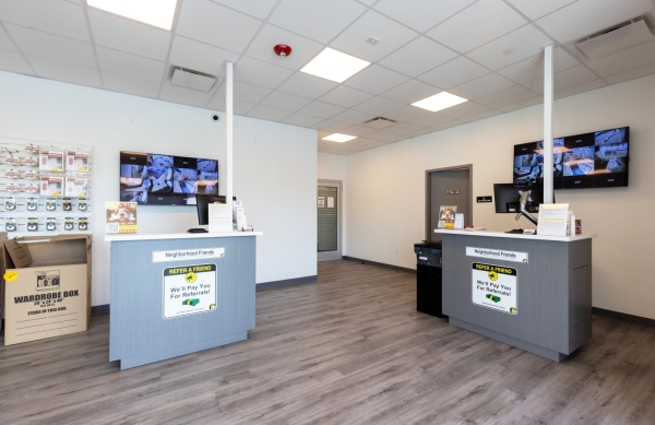 Facility photo: //images.sparefoot.com/medium/24219668ccc35e1dec5.jpg