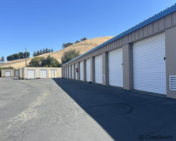 Facility photo: //images.sparefoot.com/medium/24219868e6078d13068.jpg