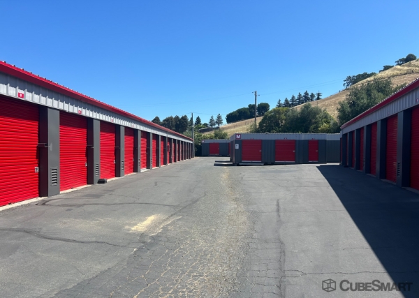 Facility photo: //images.sparefoot.com/medium/2421986a193489ad673.jpg