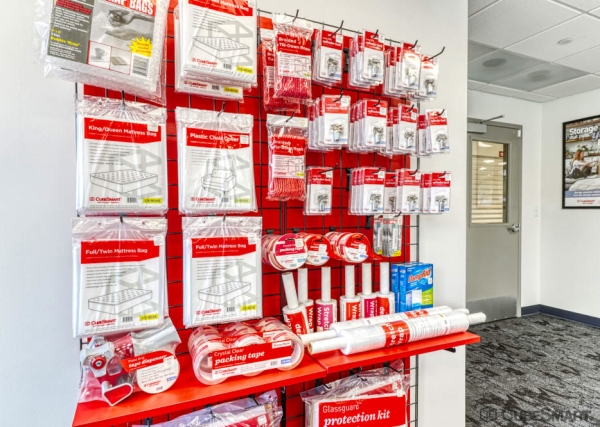 Facility photo: //images.sparefoot.com/medium/242199691ee41c31457.jpg