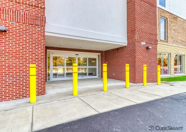 Facility photo: //images.sparefoot.com/medium/242199697884f30a4e8.jpg