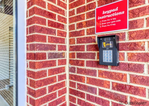 Facility photo: //images.sparefoot.com/medium/242199697884f436f70.jpg