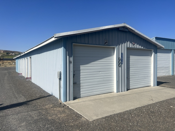 Facility photo: //images.sparefoot.com/medium/242203690e1c81e15c0.jpg