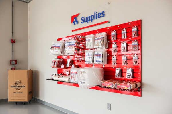 Facility photo: //images.sparefoot.com/medium/24220668cc1bacb38ae.jpg