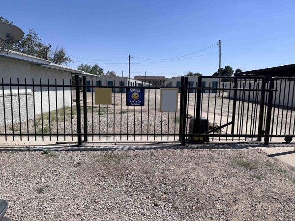 Facility photo: //images.sparefoot.com/medium/24221168d18d319abf5.jpg