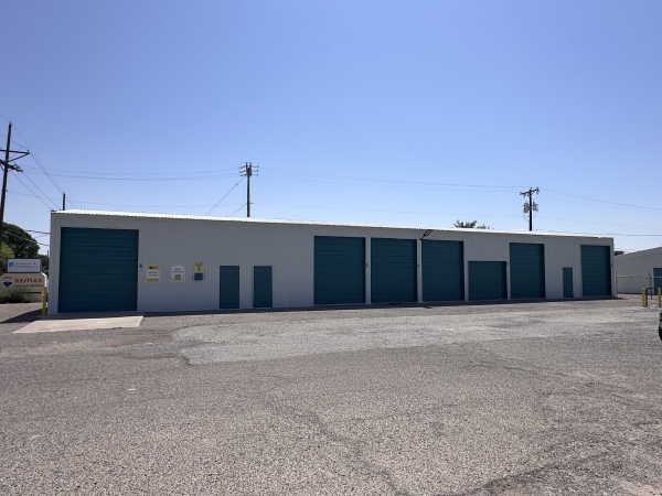 Facility photo: //images.sparefoot.com/medium/24221268cc862547058.jpg