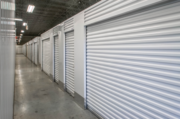 Facility photo: //images.sparefoot.com/medium/24221568cd80582e317.jpg