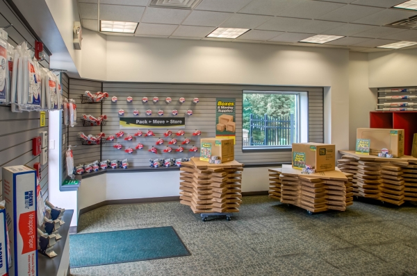 Facility photo: //images.sparefoot.com/medium/24221568cd8059bc8f9.jpg