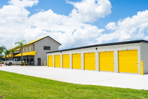 Facility photo: //images.sparefoot.com/medium/24221668cd8172575a6.jpg