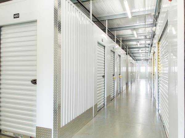 Facility photo: //images.sparefoot.com/medium/24221668cd817383f39.jpg