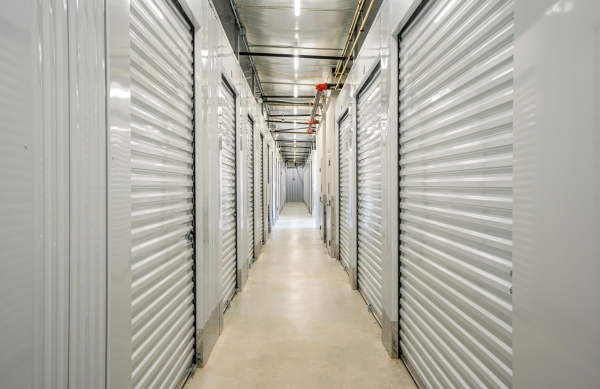 Facility photo: //images.sparefoot.com/medium/24222368cd84d716e1a.jpg