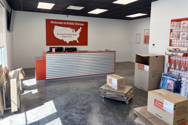 Facility photo: //images.sparefoot.com/medium/2422246a071d2c5e1fa.jpg