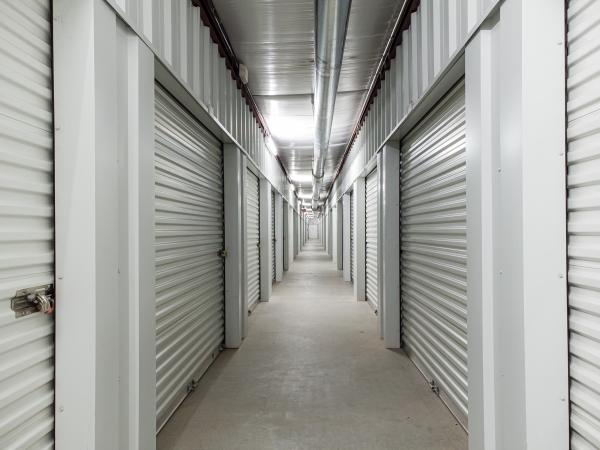 Facility photo: //images.sparefoot.com/medium/24223168d16d8008239.jpg