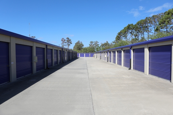 Facility photo: //images.sparefoot.com/medium/24224568d2d9a6b320e.jpg
