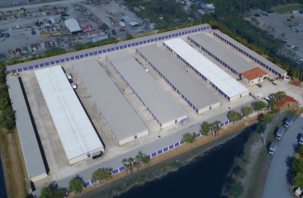 Facility photo: //images.sparefoot.com/medium/24224568d2d9aba181b.jpg
