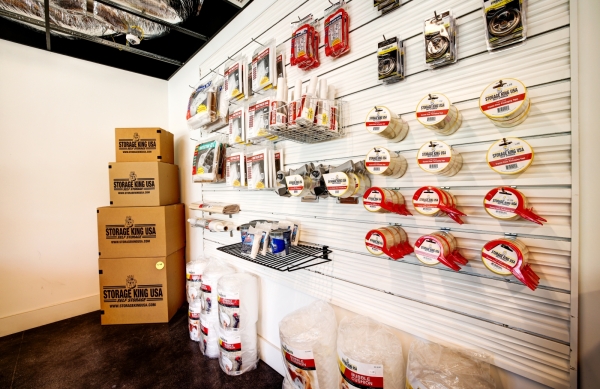 Facility photo: //images.sparefoot.com/medium/24225068d2ab405afdb.jpg