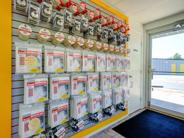 Storage Units at Storage King USA - 179 - Pinellas Park, FL - Gandy Blvd - 3501 Gandy Boulevard North