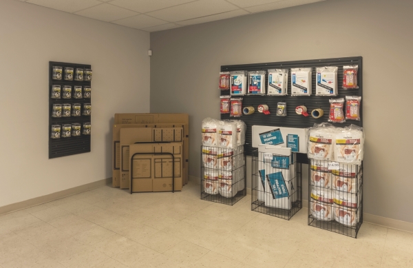 Facility photo: //images.sparefoot.com/medium/24225468e5786b1808d.jpg